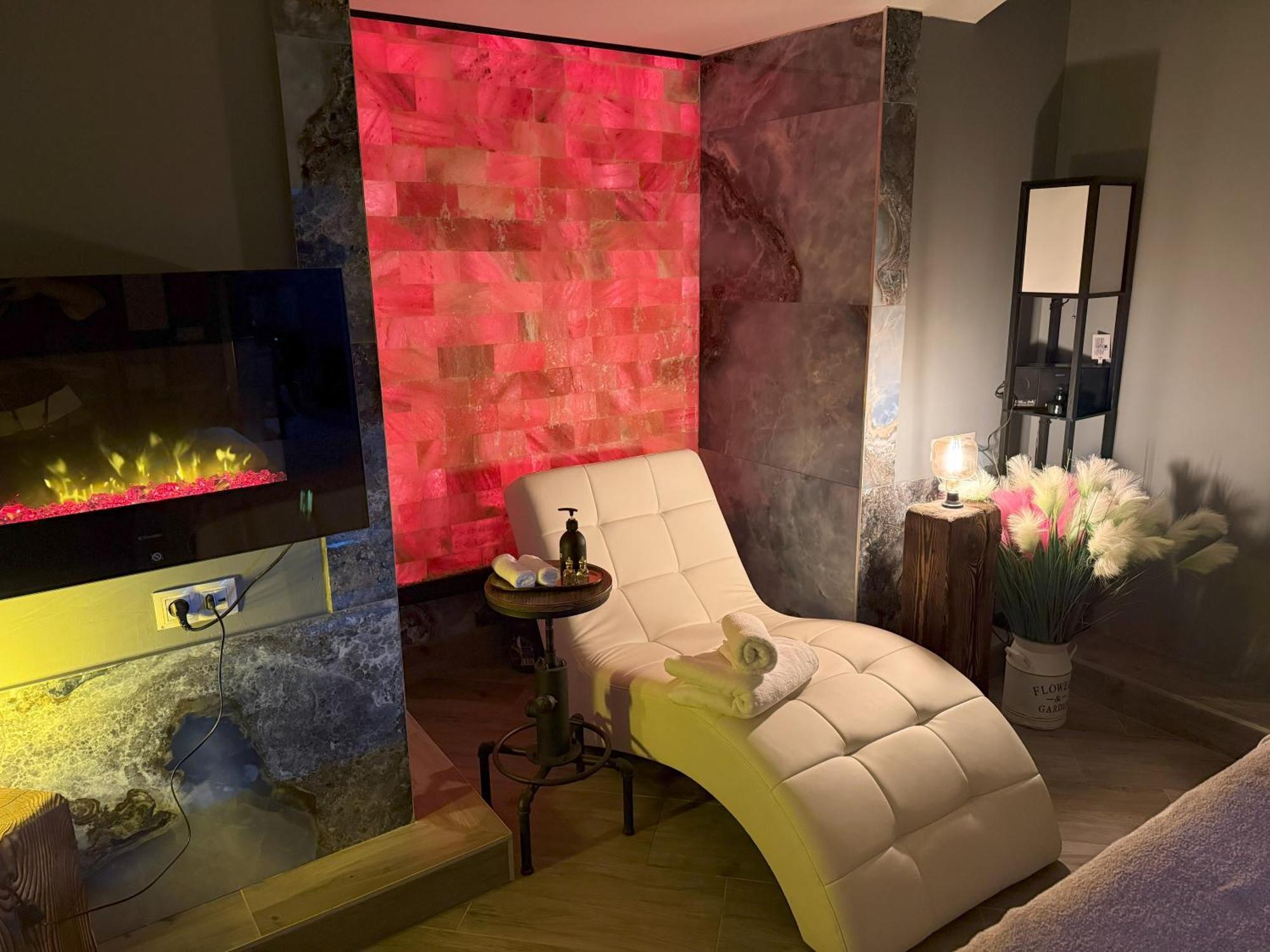 Iron Cube Apartment Karlsbad