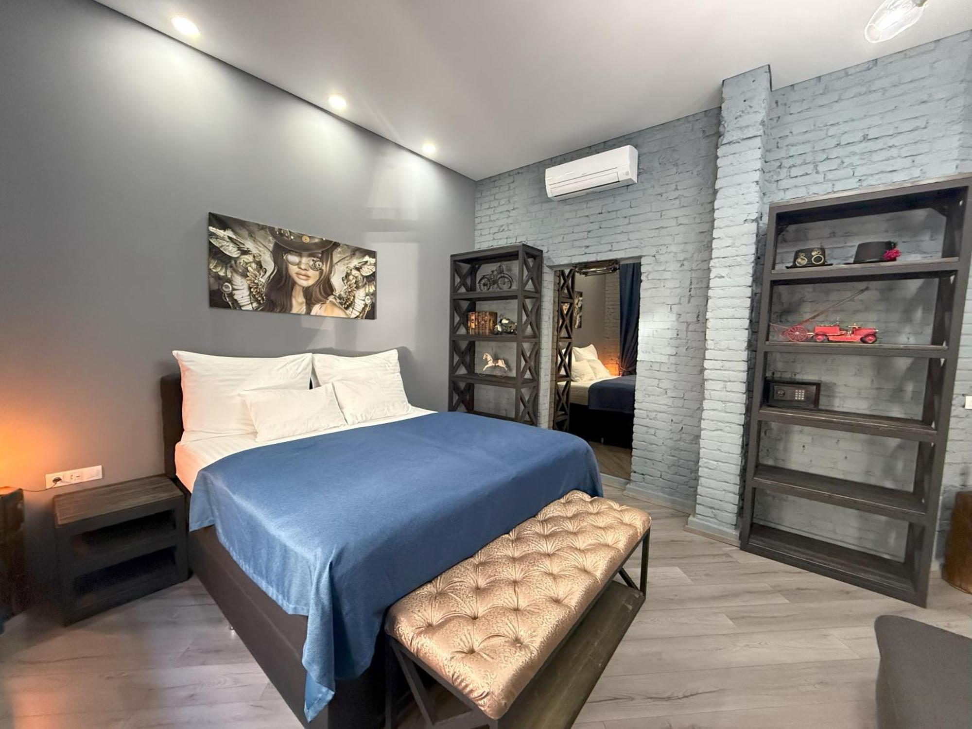 Iron Cube Apartment
